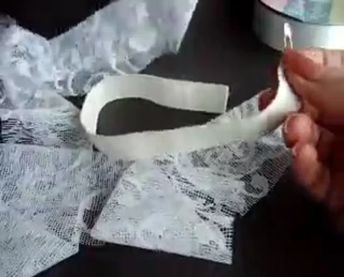 Before joining the ends, ensure the elastic isn't twisted. Pin the other end of the elastic.