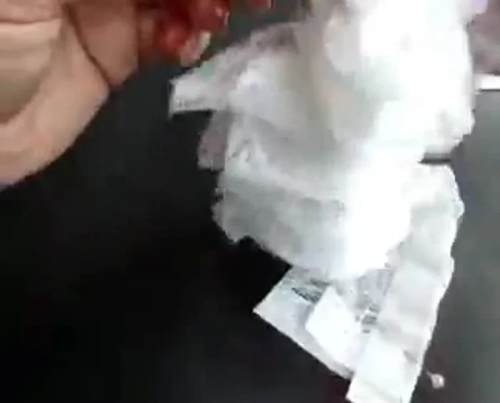 Before joining the ends, ensure the elastic isn't twisted. Pin the other end of the elastic.