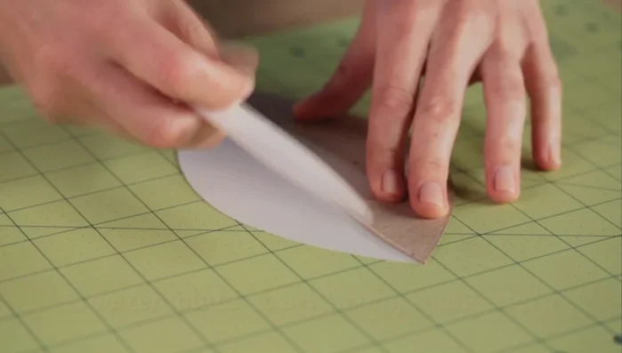 Repeat to make several more leaves.