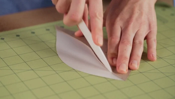 Repeat to make several more leaves.