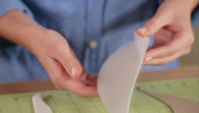 Repeat to make several more leaves.